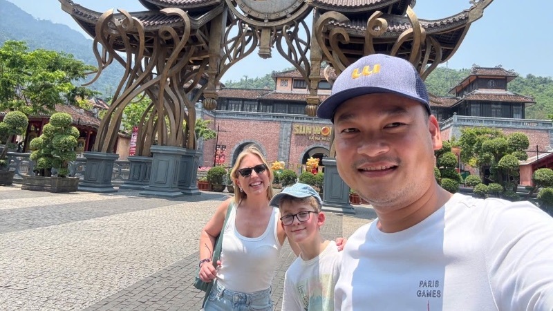 English-speaking private driver in Hue, Vietnam assisting tourists with travel to the Imperial City, royal tombs, and other major attractions.