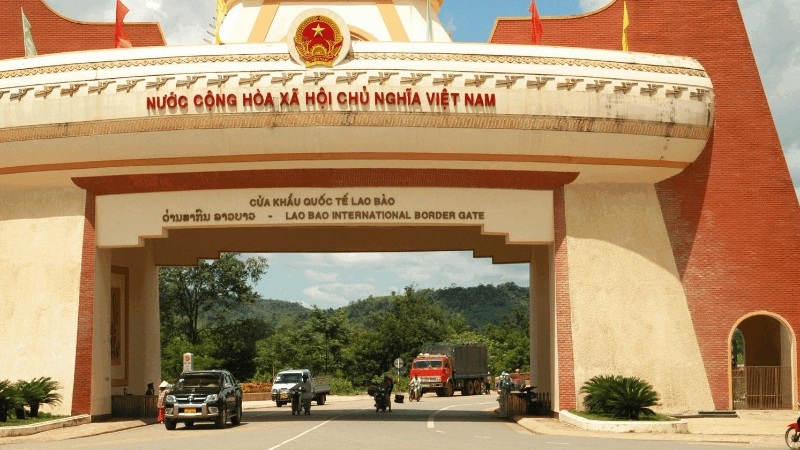 Da Nang to Lao Bao Border by Private Car