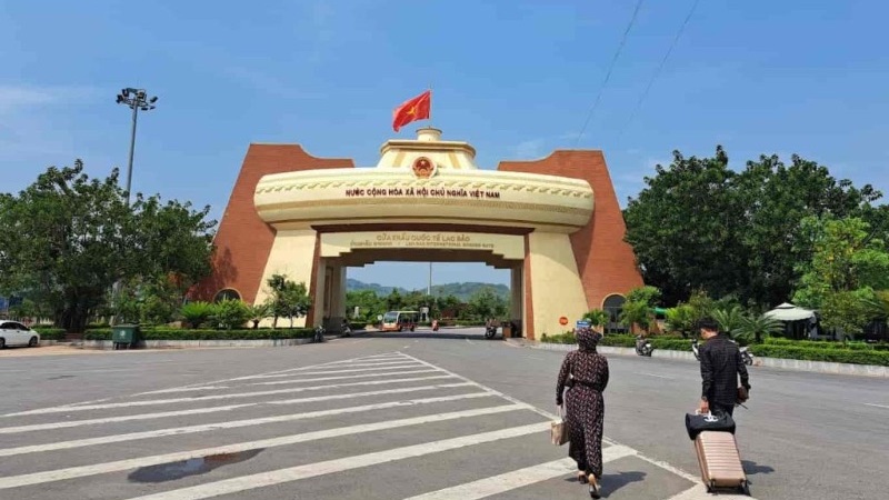 Phong Nha to Lao Bao Border by Private Car